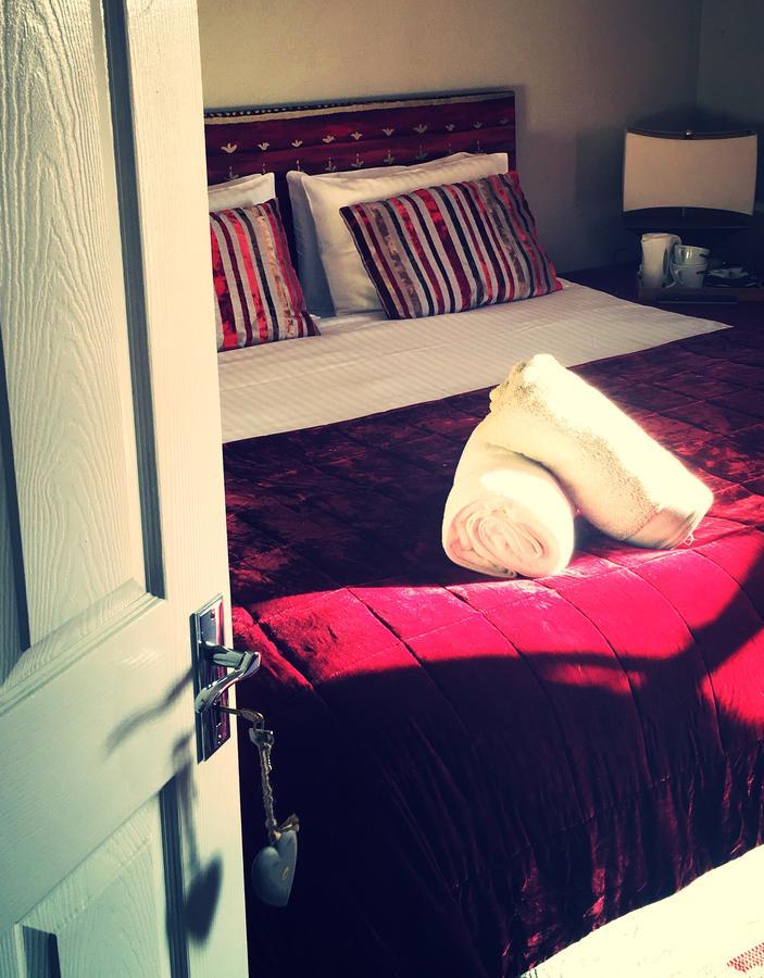Coach And Horses Inn Penzance Esterno foto